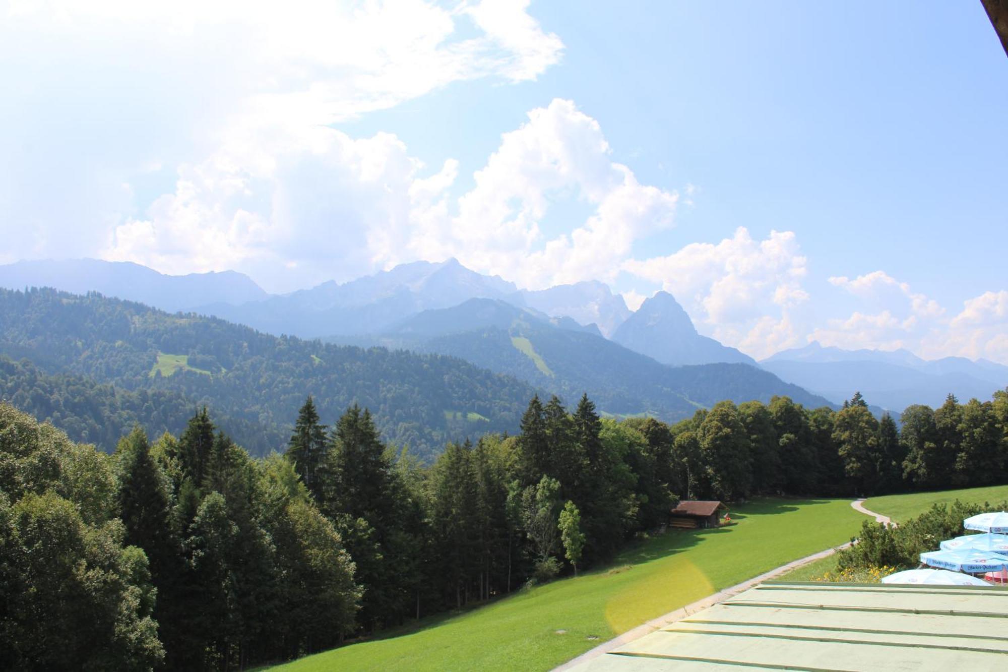 Pfeiffer Alm Am Sonnenhang Mit Blick Auf Die Zugspitze Гармиш-Партенкирхен Экстерьер фото